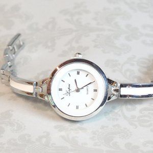 NEW Women's Small Bracelet Watch